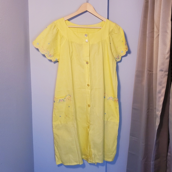 ☀️ NWOT Vintage 60s Yellow House Dress Smock L 🌼 - Picture 9 of 10